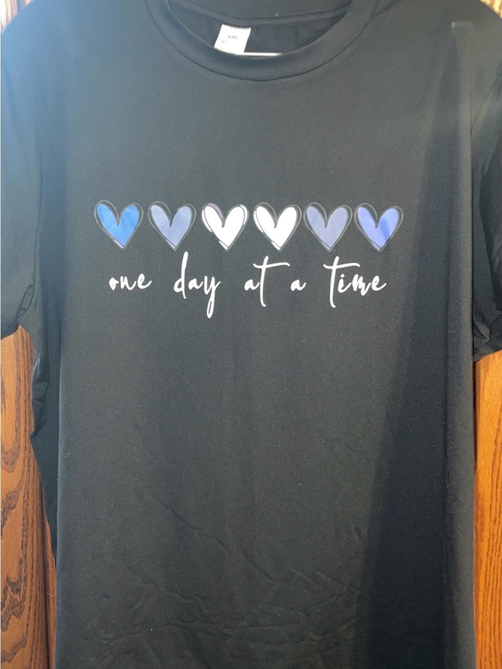 One Day at a Time Heart Graphic Tee - Black - Picture 3 of 5
